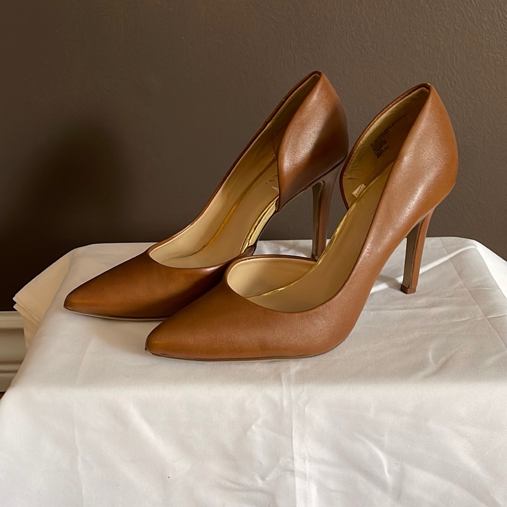Merona Classic Camel Pump, Size US 6